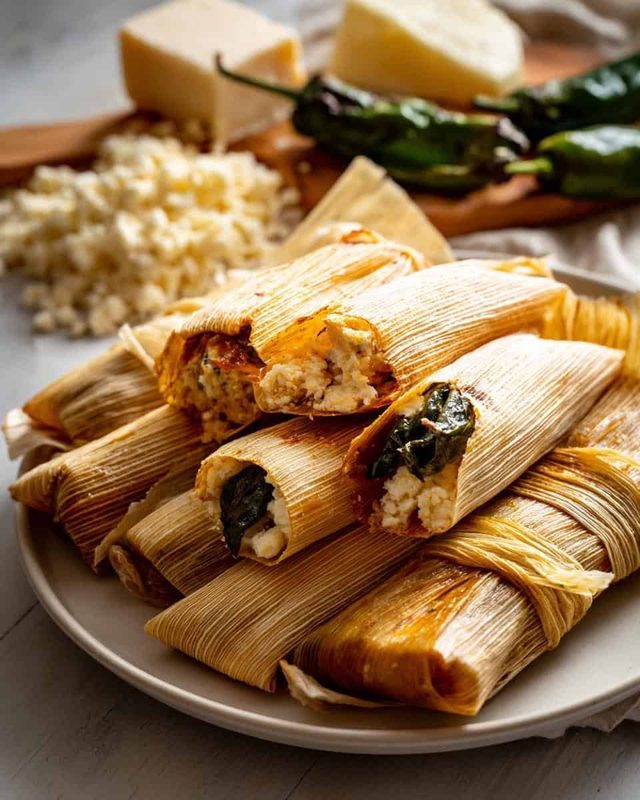 Tamal de Rajas con Queso