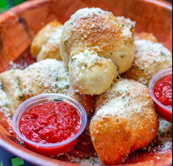 Garlic knots with marinara sauce